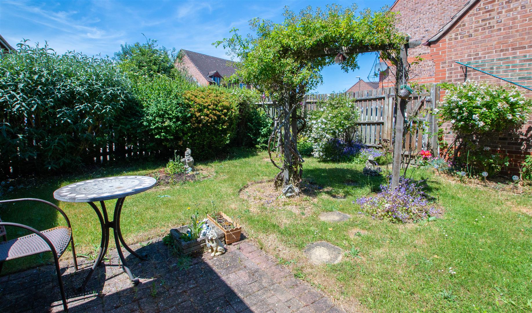 Lynmouth Crescent, Furzton, Milton Keynes